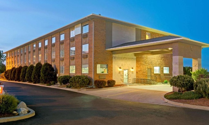 Gurnee Hotel | Super 8 by Wyndham Gurnee