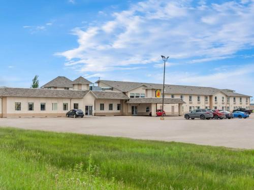 Meadow Lake Hotel | Super 8 by Wyndham Meadow Lake