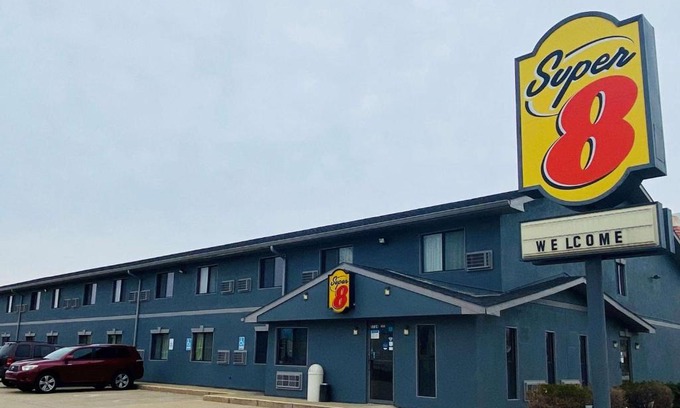 Michigan City Hotel | Super 8 by Wyndham Michigan City