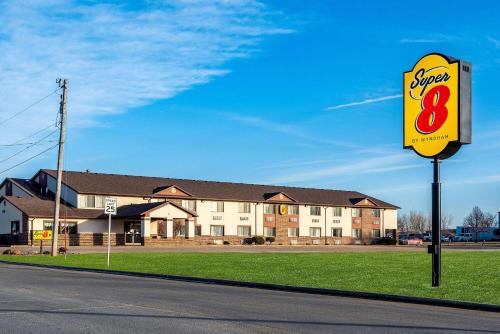 Oelwein Hotel | Super 8 by Wyndham Oelwein