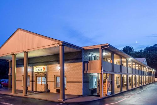 Westbrook Center Hotel | Super 8 by Wyndham Old Saybrook