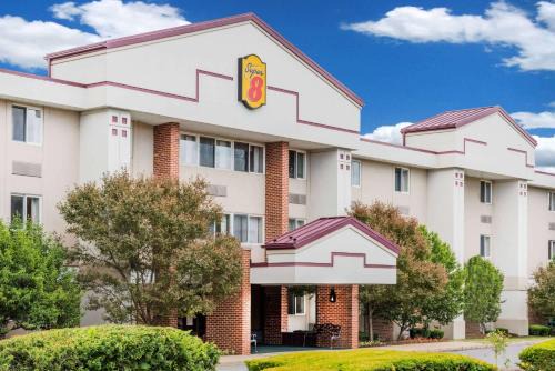 State College Hotel | Super 8 by Wyndham State College