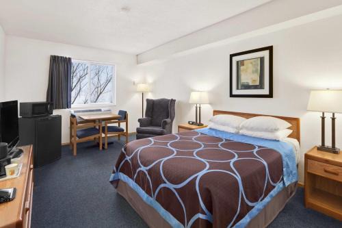 Swift Current Hotel | Super 8 by Wyndham Swift Current