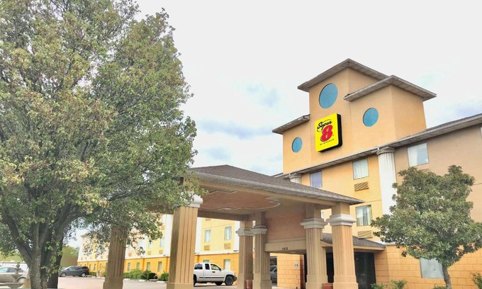 Temple Hotel | Super 8 by Wyndham Temple I-35