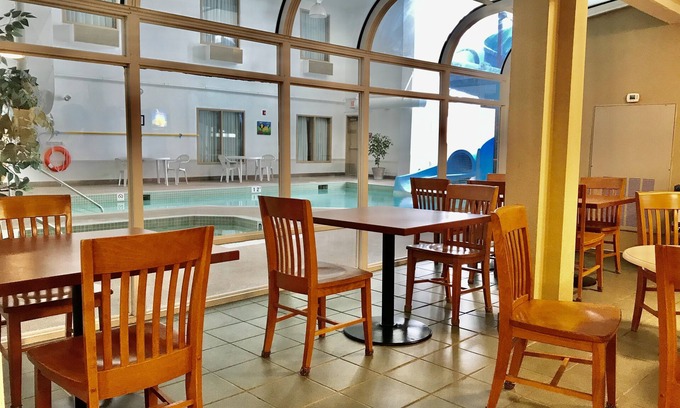 Three Hills Hotel | Super 8 by Wyndham Three Hills AB