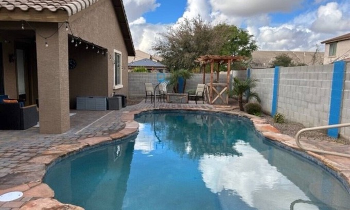 Glendale House | ☀️Super Bowl Ready!☀️ private home, short walk to stadium.
