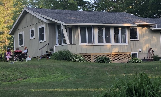 Eastern Vermont House | Super convenient and comfy home near Stowe, shopping and trails