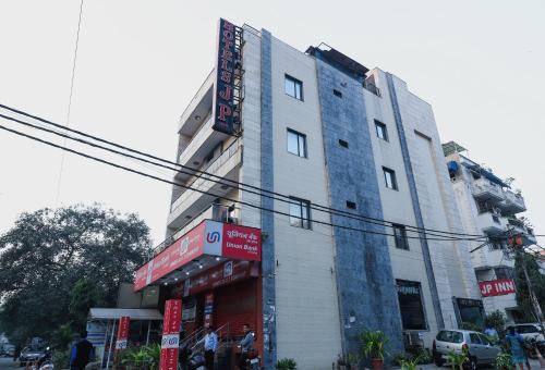 Patel Nagar Hotel | Super Hotel O J P Inn Near Patel Nagar Metro Station