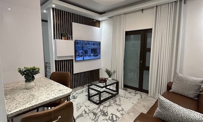 Windhoek West Apartment | Super Luxurious Modern Apartment. Cozy, private and just 3km from Windhoek CBD.