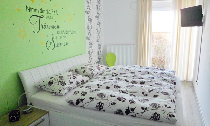 Wurster Nordseekuste Apartment | super nice apartment right on the North Sea dike with beach chair
