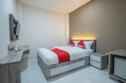 Tanjung Duren Utara Hotel | Super OYO 1487 Residence Khoe