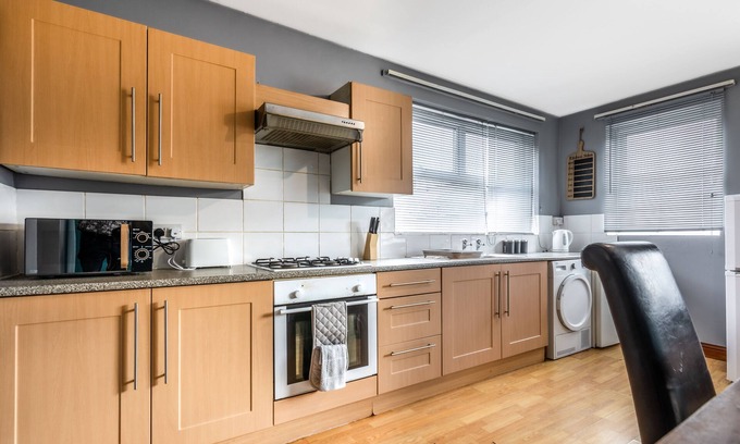 Newcastle-upon-Tyne House | super spacious Large Newcastle Apartment
