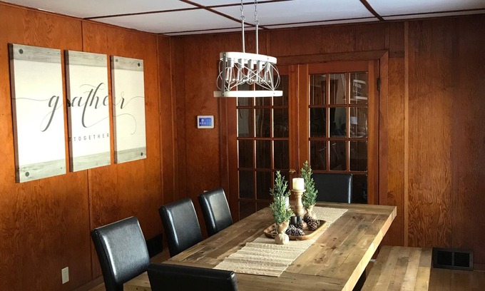 Richmond House | Super Spacious Lakehome