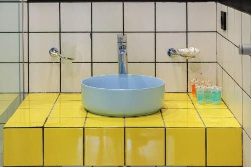 Chugureti Apartment | Super Stylish Apartment For 4 Near Fabrika