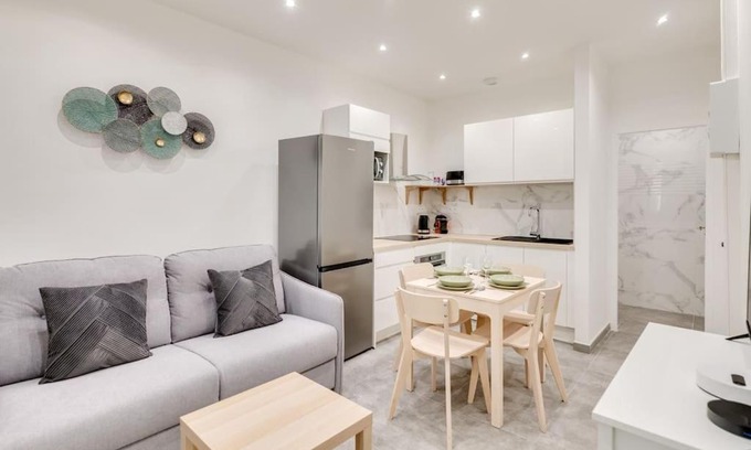 Noailles Apartment | Super T2 au Vieux Port Climatisé