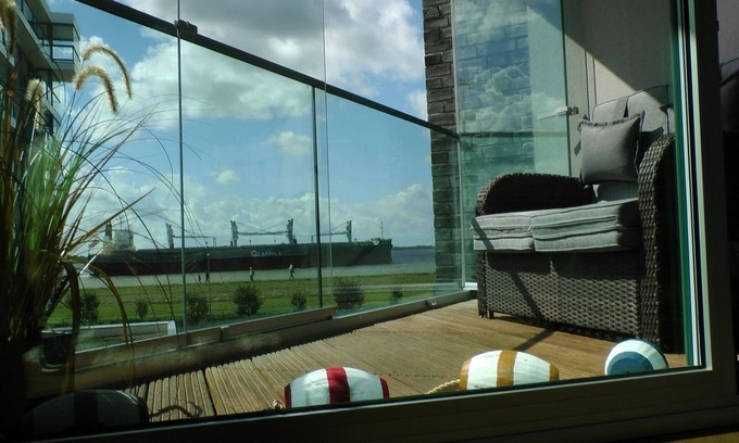 Nord-Mitte Apartment | Super view of the Weser in the middle of the Havenwelten, top location