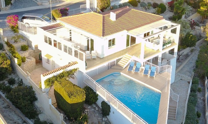 Coveta Fuma House | Super Villa: pool, air-co. free wifi, sea views, for 10 people.