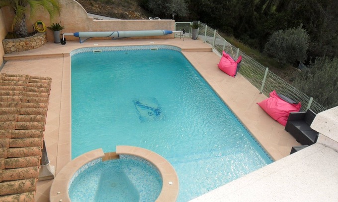 Vidauban House | Superb air-conditioned villa - Breathtaking view - Swimming pool, Jacuzzi