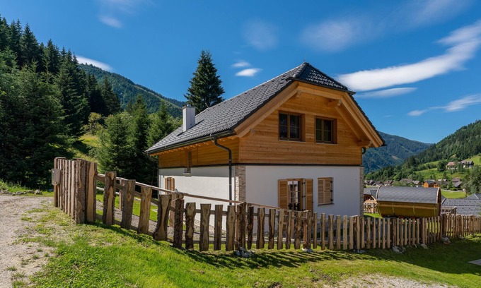 Donnersbachwald Ski Chalet | Superb chalet Bergzauber with sauna