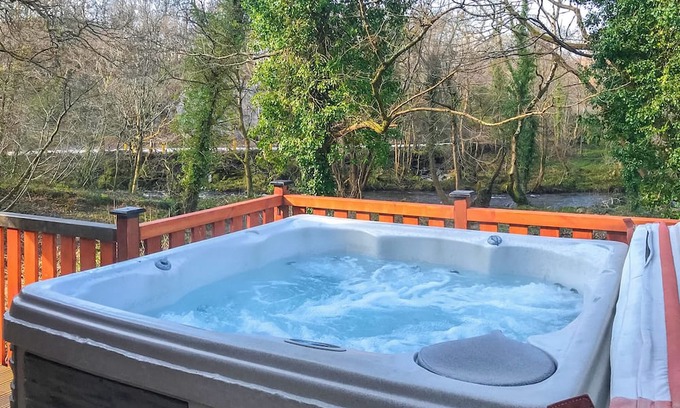 Bethesda Ski Chalet | Superb contemporary one bedroom lodge with one double.