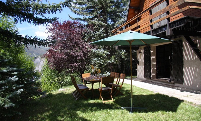 Allos Ski Chalet | Superb, cosy, south-facing chalet, sleeps 2 to 7, overlooking the ski area