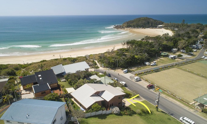Scotts Head House | Superb location for Surfers, point view and 30 steps to the Beach!