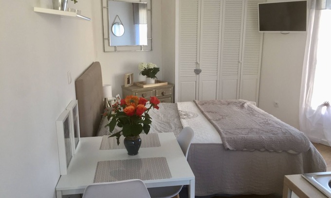 Malard Apartment | SUPERB NEW STUDIO ALL EQUIPPED WITH POOL
