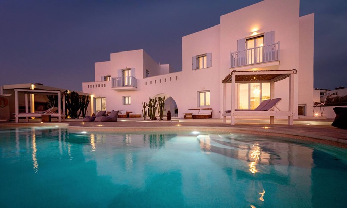 Agia Anna Villa | SUPERB NEW VILLA WITH POOL, CLOSE TO THE BLUE FLAG BEACH IN AGIA ANNA NAXOS