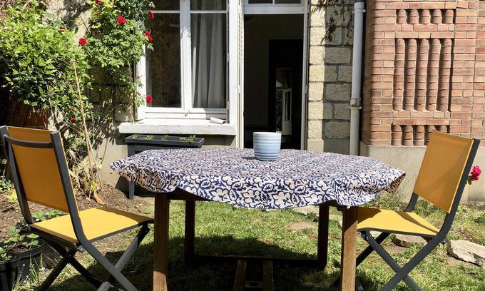 Clamart Apartment | Superb Studio in villa with separate entrance