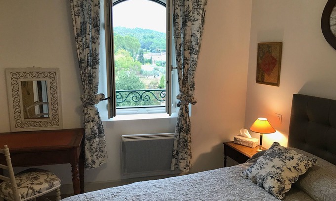 Villecroze House | Superb T3 with view in Provence - comfort - "House of the Arcades" 3 Rooms - N + 1