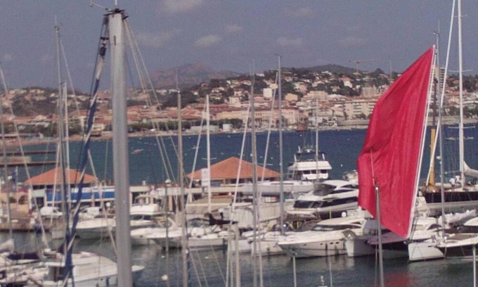 Frejus Port Apartment | Superb top floor apartment in a 4* spa complex right on the waterfront overlooking yacht harbour of Frejus,Alps and Mediterranean Sea. Garage, big pool and free WI-FI