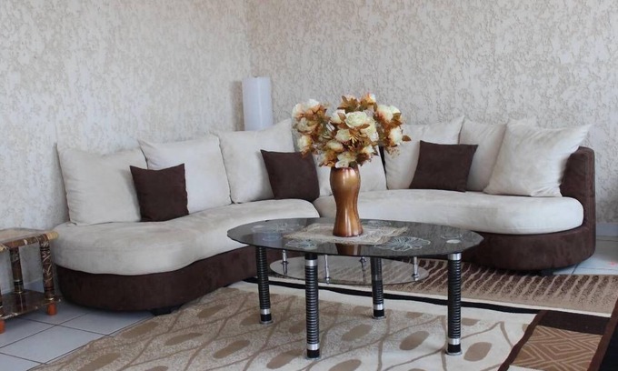 Yaounde House | superb villa with parking and caretaker on site.