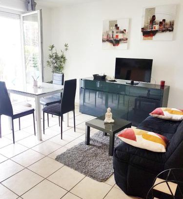 Cambo-les-Bains Apartment | SUPERBE APPART AVEC JARDIN ET PISCINE