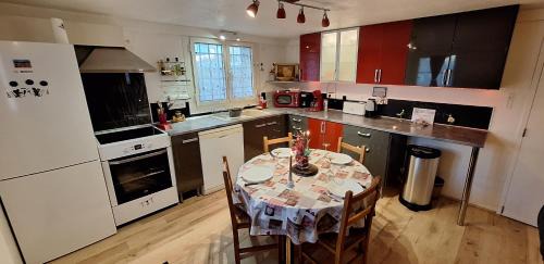 Arles Apartment | Superbe T2 avec jardin, piscine-enfant et parking
