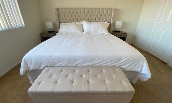 Spring Valley Apartment | Superhost 5 Star ⭐️ Service 2 Bedroom Apartment with Vaulted Ceilings