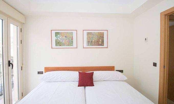 Trinitat Apartment | Superior 2 Bedroom apartment with balcony. VIV 21