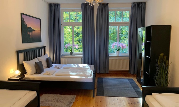 Gehlsdorf Apartment | "Superior Apartment: Luxurious Getaway with Shared Sauna and Garden in Rostock"