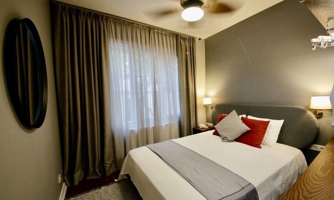 Gumussuyu Mahallesi Apartment | Superior refurbished flat in the heart of Istanbul