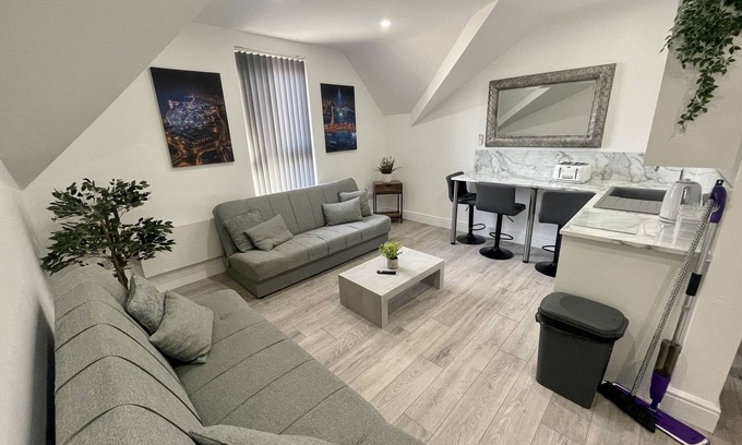South Shore Apartment | Superior suite with spa bath