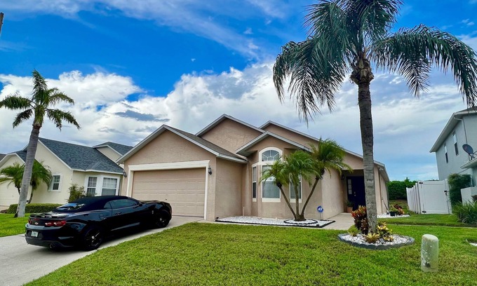 Westbury House | Superior Westbury 4BR House near Disney Parks