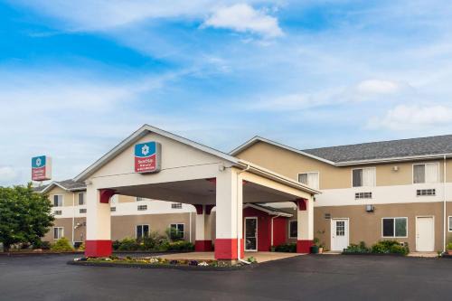 Bettendorf Hotel | SureStay Plus Hotel by Best Western Bettendorf