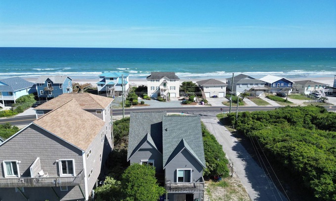 Surf City House | SURF CITY BUNGALOW WITH STEPS TO THE OCEAN