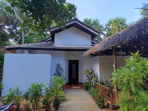 Pottuvil Division 2 House | Surf Dream Villa Arugambay