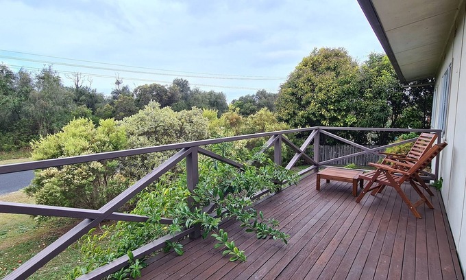 Arrawarra Headland House | Surfer's Beach House - 200m WALK TO THE BEACH