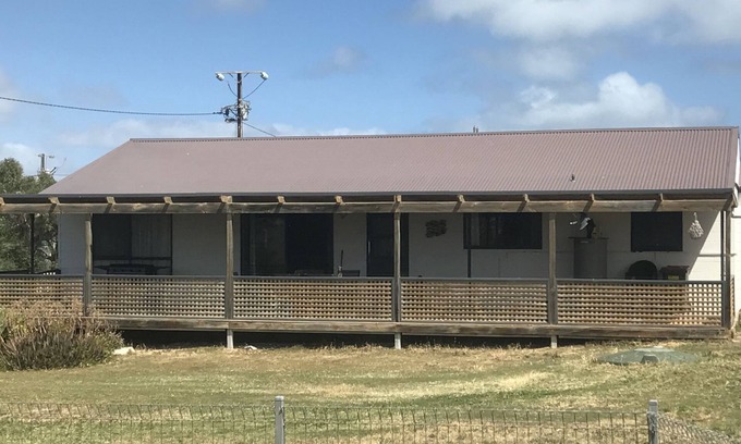 Wrenfordsley House | Surfin Sceales Beach House