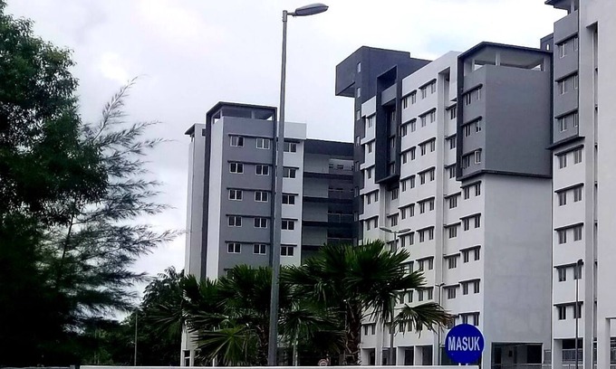 Pelindung Apartment | Sutra Damai Guesthouse near coast of Teluk Chempedak and Pelindung Hill. 1 min walk to beach