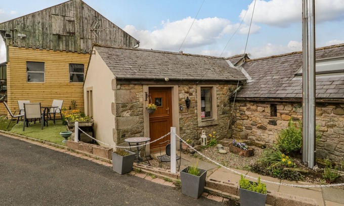 Caldbeck Cottage | SWALEDALE WATCH GARDEN ANNEXE, pet friendly in Caldbeck