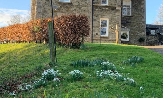 Near Sawrey Apartment | Swallows Loft. A Lakeland retreat, fabulous views & fell walks from the door, EV