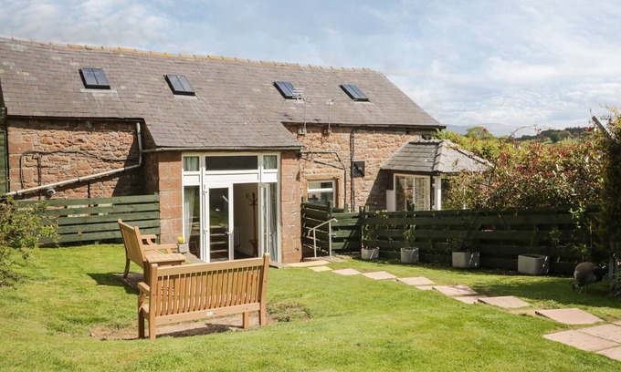 Carlisle Cottage | SWALLOWS NEST, pet friendly, character holiday cottage in Armathwaite