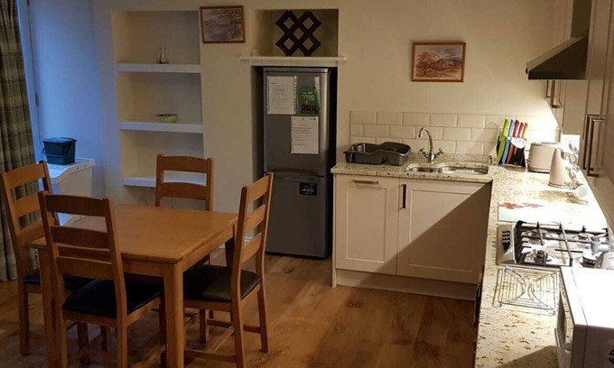 Kinross Apartment | Swallows NestnCosy and immaculate 2 bedroom flat in serene location, sleeps 4.